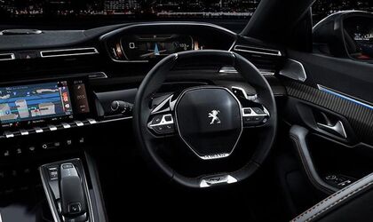 TAKE YOUR SEAT IN THE UNRIVALLED PEUGEOT i-COCKPIT® Image